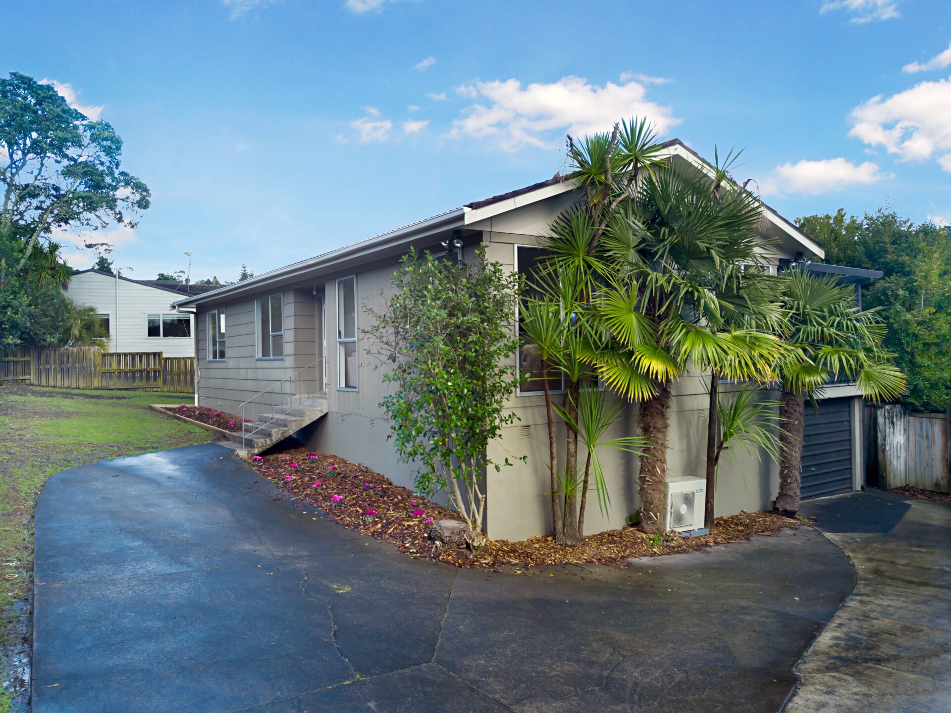 13 Leo Street