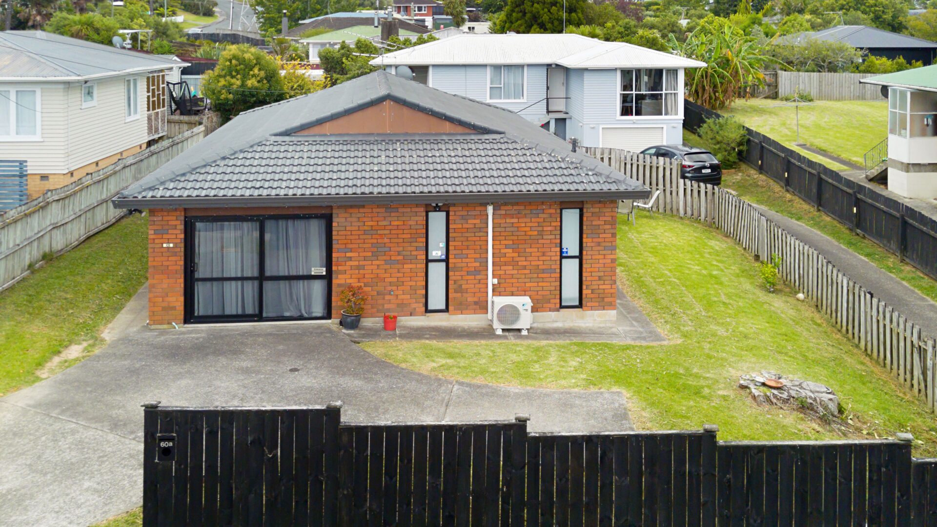 60A Tiroroa Avenue
