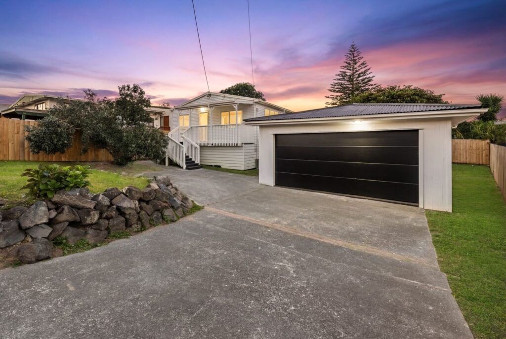 1/2 Enderby Drive