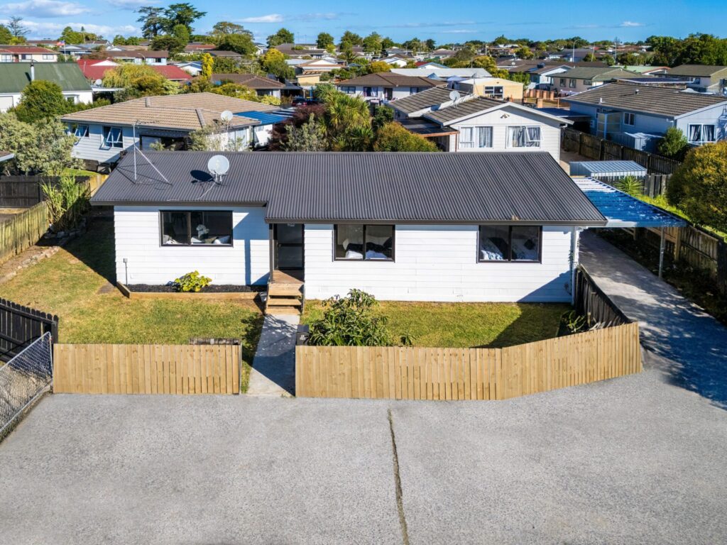 1/26 Karepo Crescent